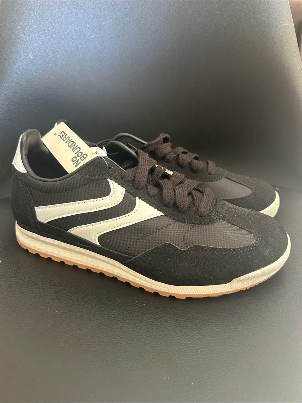NWT 🆕 No Boundaries Men's Black & White Casual Sneakers